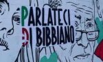 Denunciati i responsabili degli adesivi "Parlateci Di Bibbiano" affissi in Piazza Virgiliana