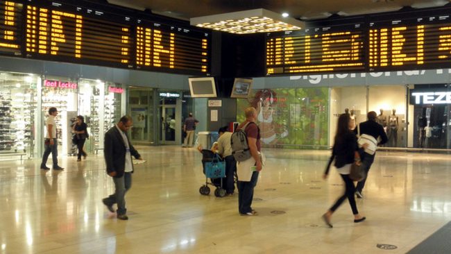 “Disastro” trasporto pubblico, i pendolari chiedono le dimissioni dell’assessore Terzi