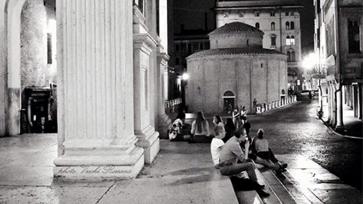 Sabato alcolico: minorenne privo di sensi in piazza Mantegna