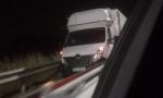 Un altro camioncino incastrato sul ponte di San Benedetto Po