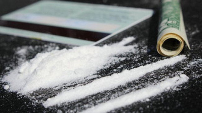 In manette pusher 35enne trovato con 15 grammi di cocaina in auto