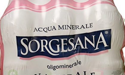 Batterio pseudomonas aeruginosa nell’acqua minerale: Lete la ritira