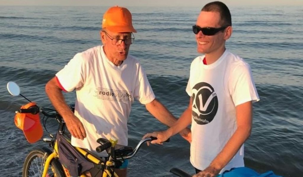 In tandem fino al mare con il figlio non vedente: “Grazie papà”