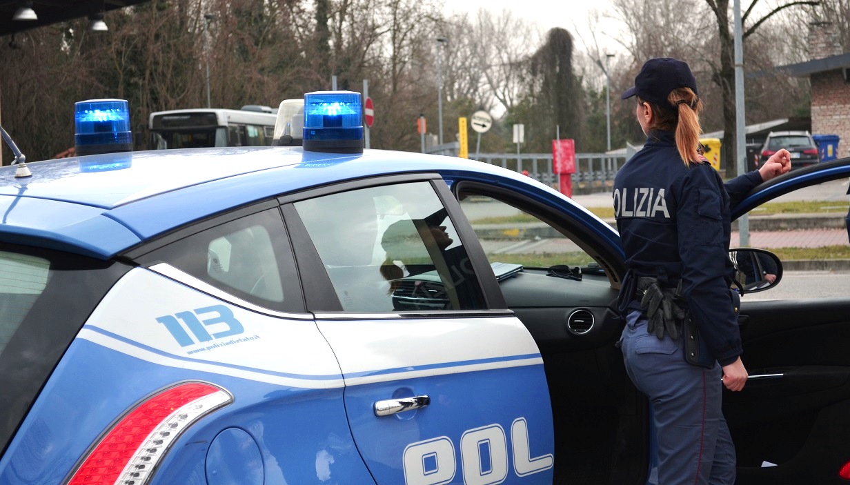 Perseguita l’ex marito, ammonimento per una stalker 50enne