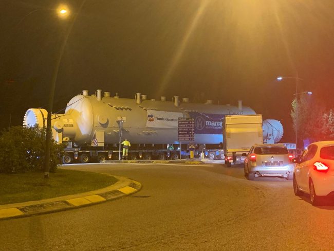 Mega trasporto eccezionale: ecco cos’è il bestione di acciaio e dove sta andando