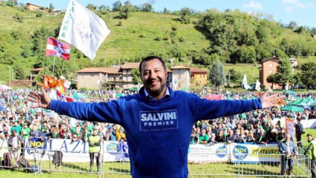 Lega: domani il raduno di Pontida, scritte contro Salvini a Brescia