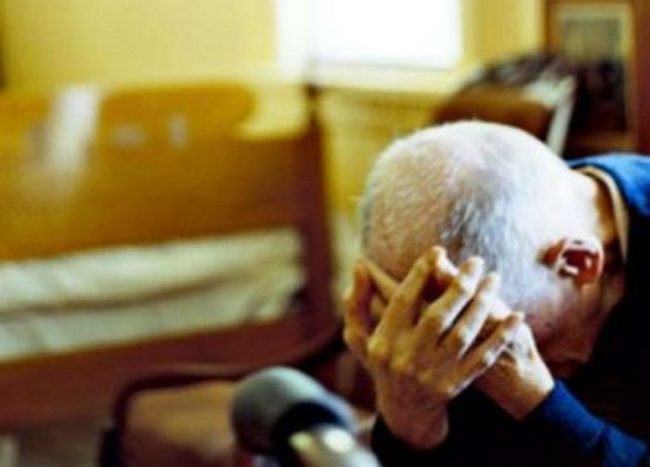 Recluso in casa da moglie e figlia: finisce un incubo lungo trent’anni