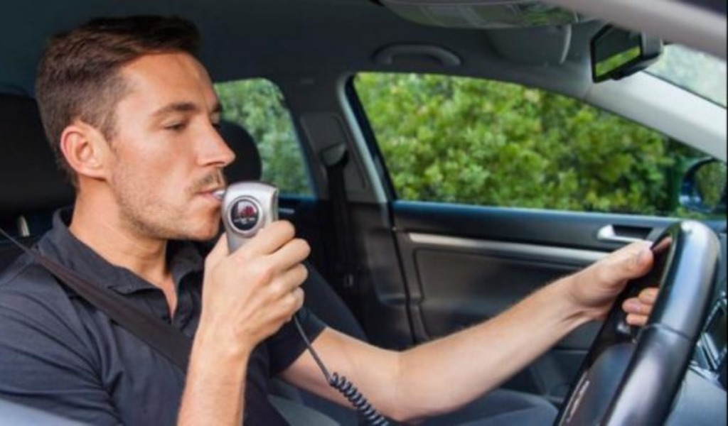 Codacons: anche in Italia dispositivo che blocca l’auto se sei ubriaco