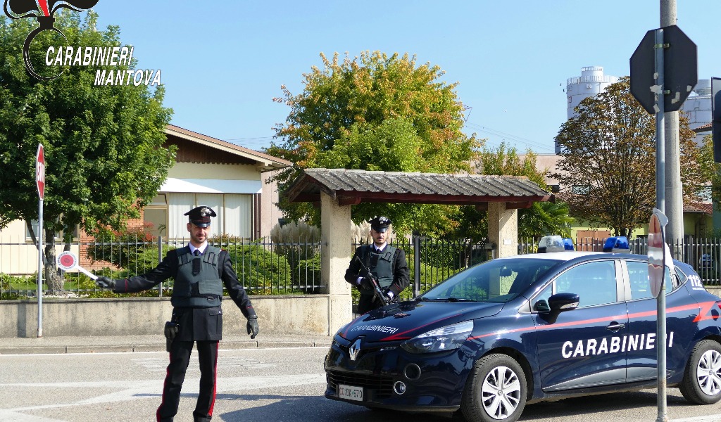 Gira tranquilla su un’auto rubata e si rifiuta di fermarsi: 36enne finisce in carcere