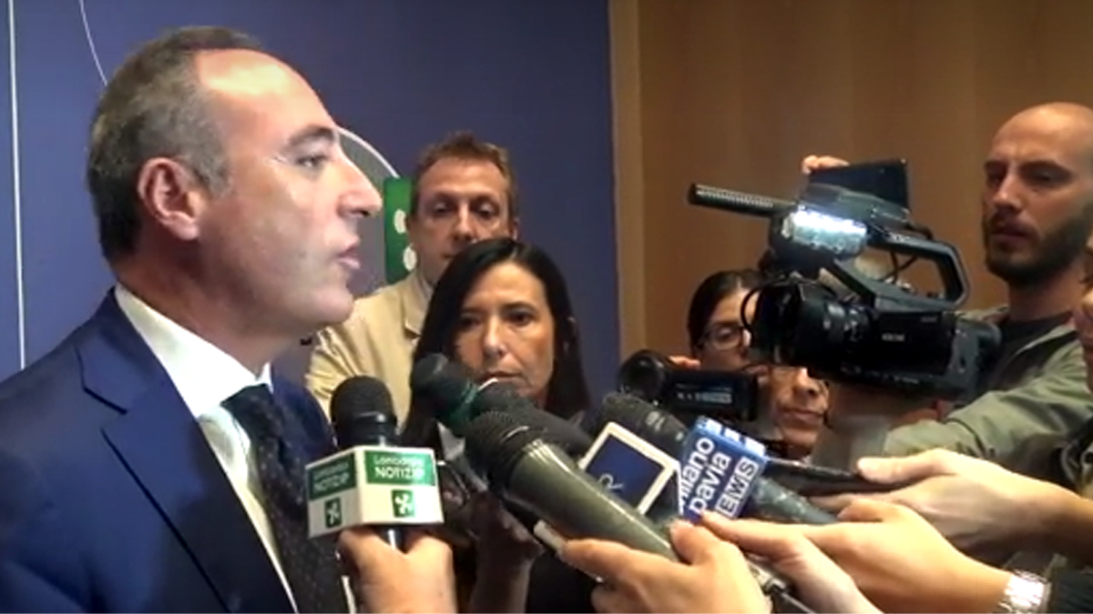 Coronavirus, coprifuoco in Lombardia: bar e locali chiudono alle 18: il numero di contagi cresce