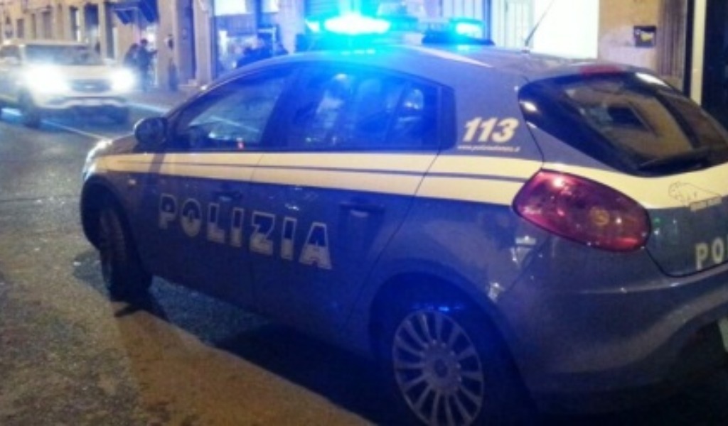 Scoppia la lite fra 3 donne e un uomo dediti alla prostituzione, arriva la Polizia