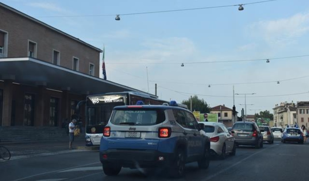 Controlli straordinari della Polizia per mantenere ordine e sicurezza
