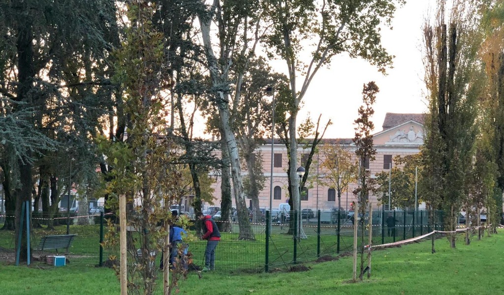 Desiderio esaudito: nuova area cani in piazza Virgiliana