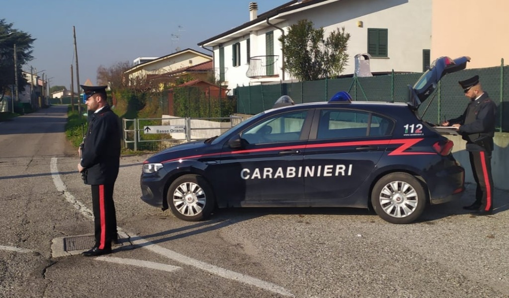 Le danno una multa per divieto di sosta e lei li accusa di razzismo