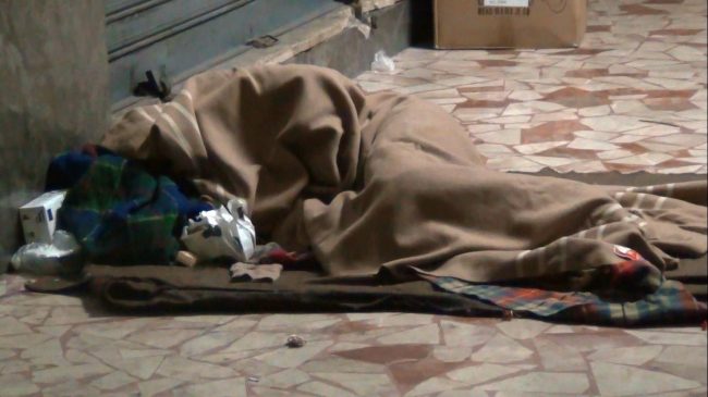 Dramma in una cascina: clochard trovato senza vita