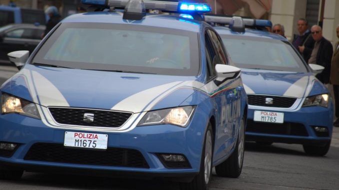 Sette camper sospetti in piazzale Beccaria: 5 fogli di via obbligatori