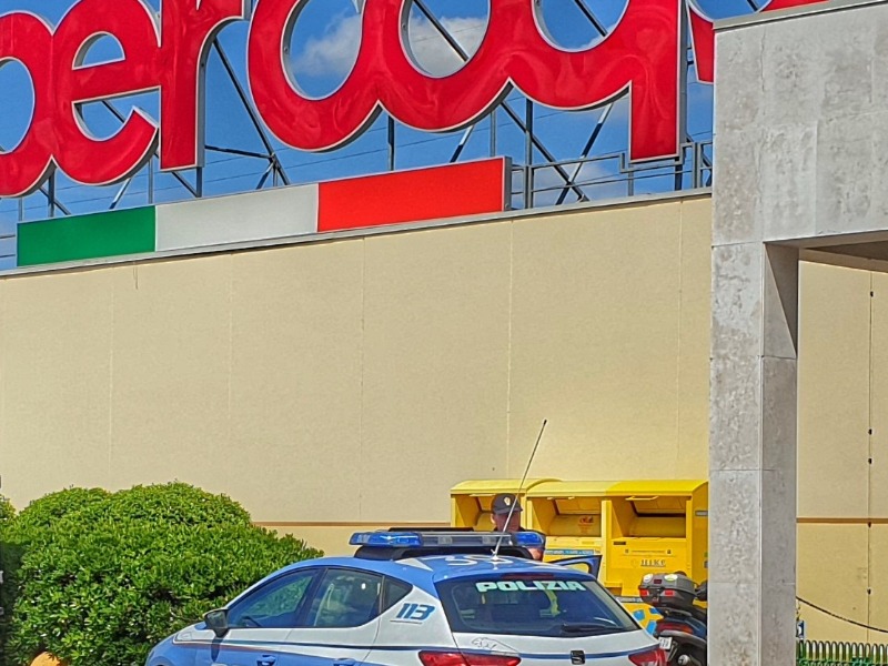 29enne georgiana rapina centro commerciale: arrestata