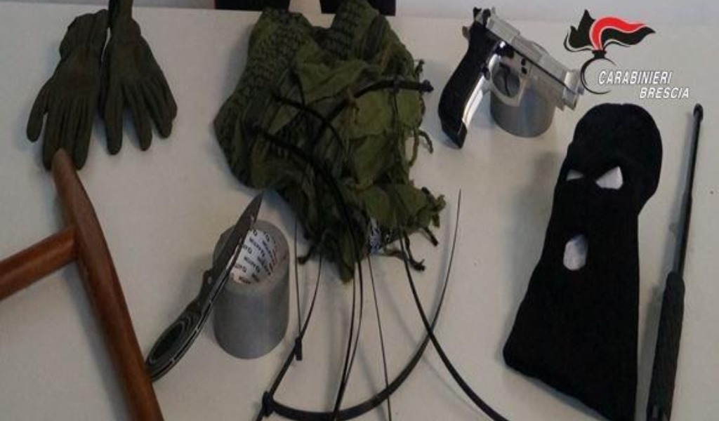 Guardia giurata tenta di rapinare un imprenditore: arrestato con il complice