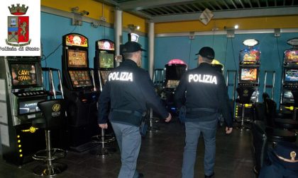 Non rispetta gli obblighi di legge sulle slot machine: sala giochi chiusa