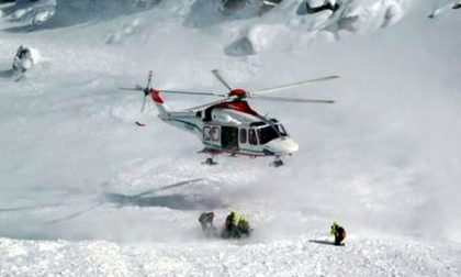 Valanga tra Valtellina e Val Brembana: tre scialpinisti travolti, uno è grave