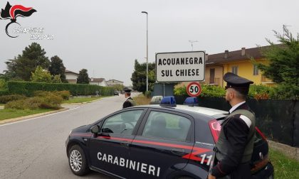 Si fa mandare i documenti dell'auto e poi si finge proprietario per venderla