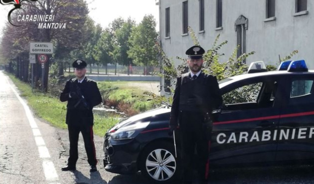Gli chiedono i documenti e lui insulta i Carabinieri: 19enne nei guai