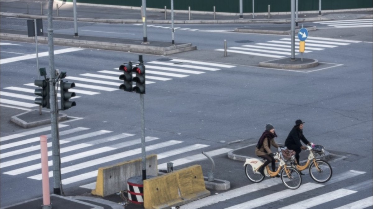 Emergenza smog: ufficiale lo stop totale delle auto a Milano domenica 2 febbraio
