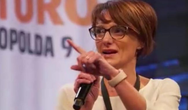 La ministra Elena Bonetti torna a scuola per parlare di lavoro e imprese femminili