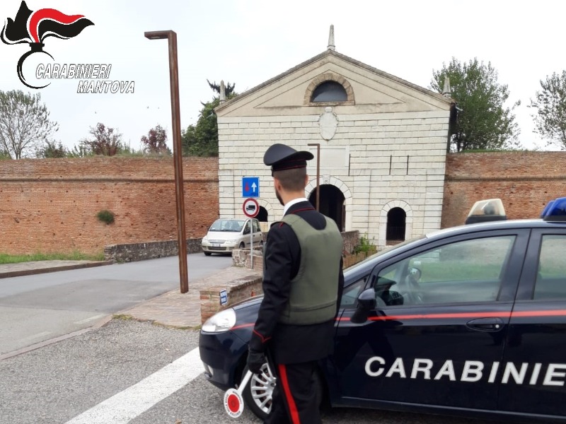 Finì in un canale con l’auto: era ubriaco. Denunciato