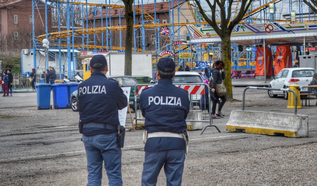 Scoperto alle giostre nonostante il divieto di stare a Mantova, 21enne denunciato