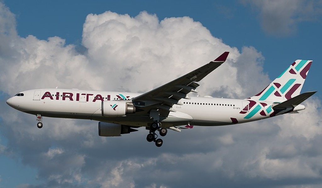 Air Italy a terra da un anno: “I fondi europei non servano solo per Alitalia”