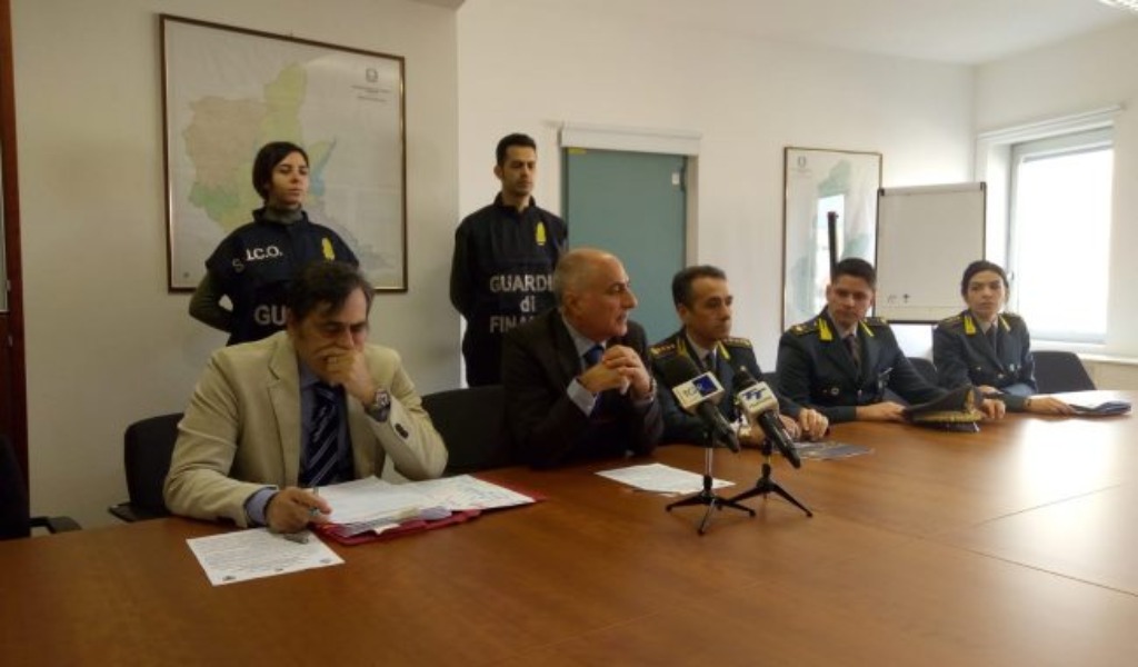 La Finanza smantella associazione per delinquere: 22 responsabili, 80 milioni guadagnati VIDEO