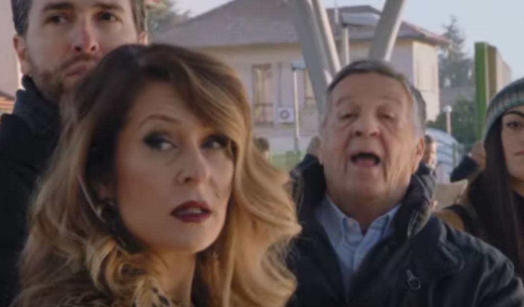 Spot Trenord con Pozzetto: “Il treno è sempre il treno”, ma per M5S solo Trenord è sempre Trenord