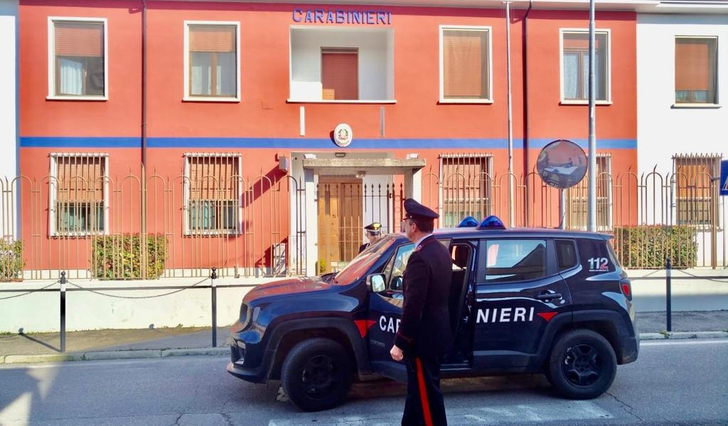 Agli arresti domiciliari va a fare provviste per paura del Coronavirus: arrestato