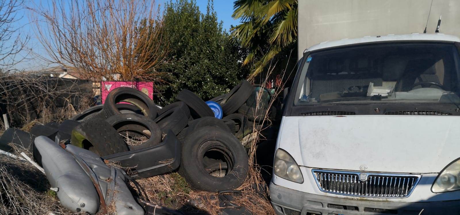 SERRAVALLE A PO’ – VILLETTA TRASFORMATA IN DISCARICA ABUSIVA5