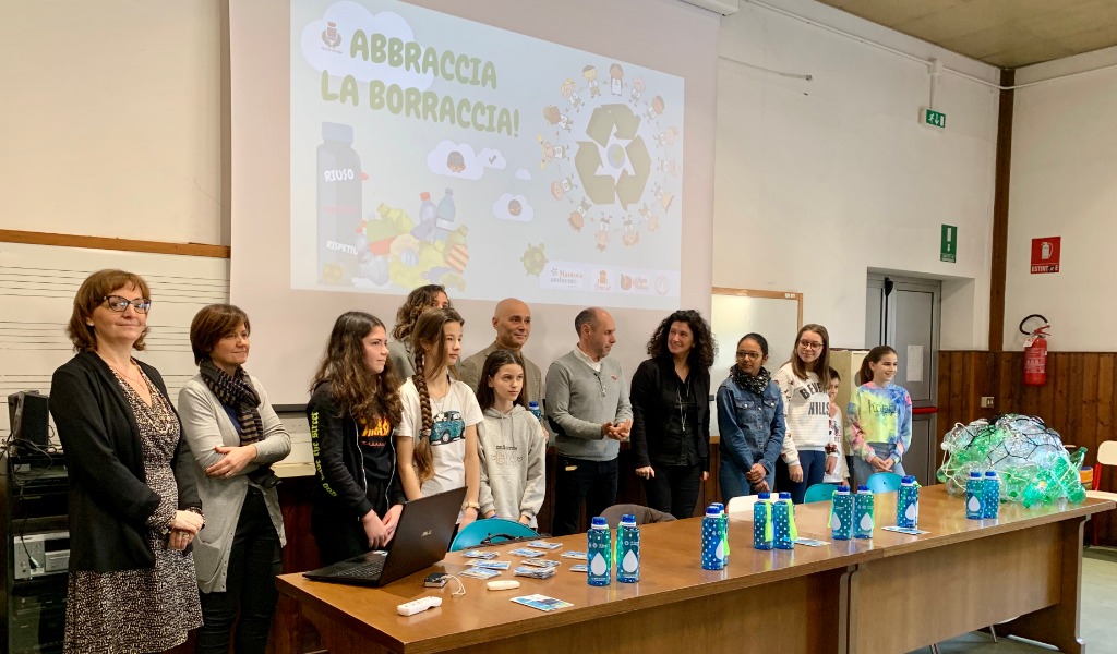 Gonzaga si fa sempre più green, consegnate oggi borracce agli studenti
