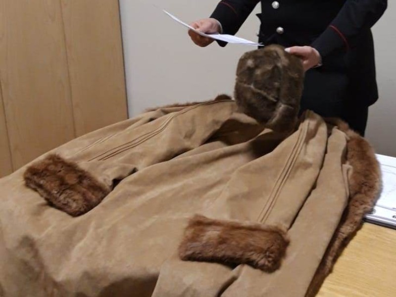Badante infedele deruba 94enne di pelliccia e due cappelli, denunciata