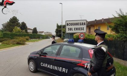 Controlli sì, ma anche solidarietà e assistenza: i Carabinieri consegnano la spesa a un'anziana