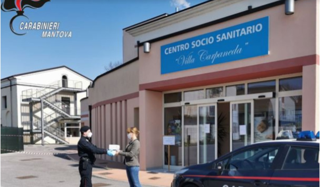 La Casa di Riposo è senza mascherine, i Carabinieri ne donano 200