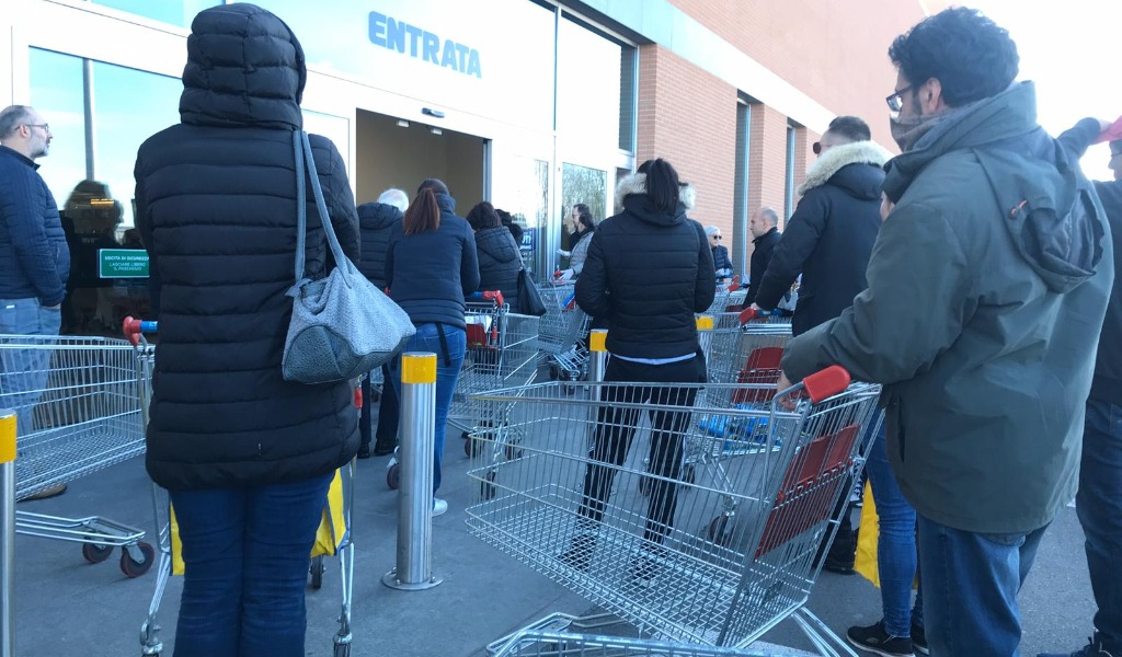 Assalto ai supermercati alle prime ore di oggi FOTO