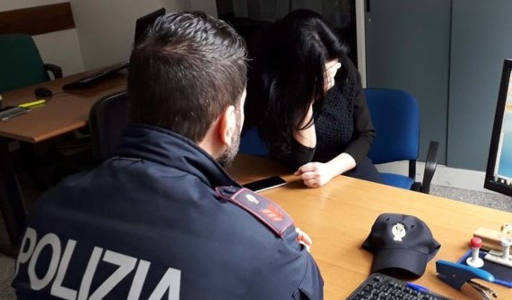 Nonostante il divieto di avvicinamento continua a molestare la vittima, stalker mantovano finisce in carcere