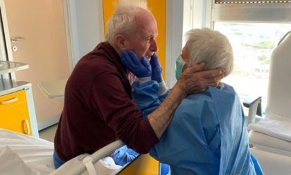 L'incontro (a sorpresa) in ospedale tra Giorgio e Rosa, sposati da 52 anni e allontanati dalla malattia