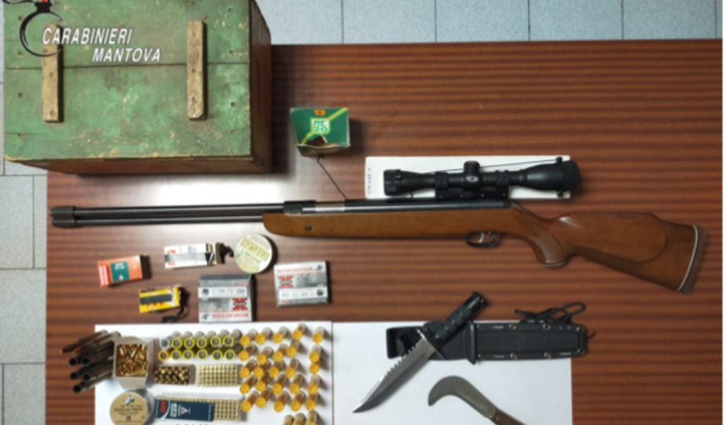 Scoperto l’arsenale del “nonno violento” di Castel Goffredo