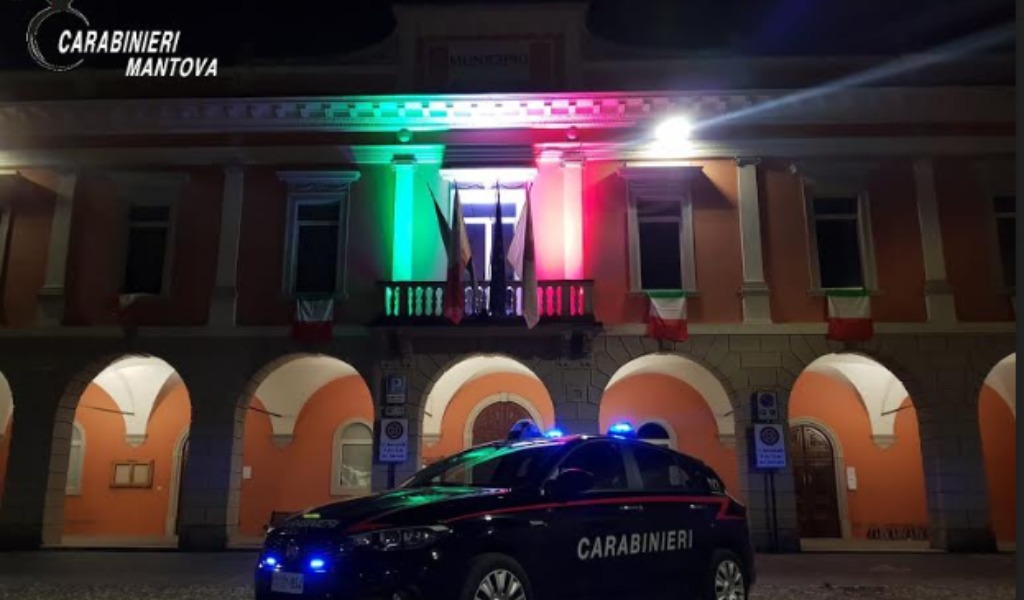 Fermato durante i controlli per evitare la sanzione si inventa una ditta e dichiara di lavorarci
