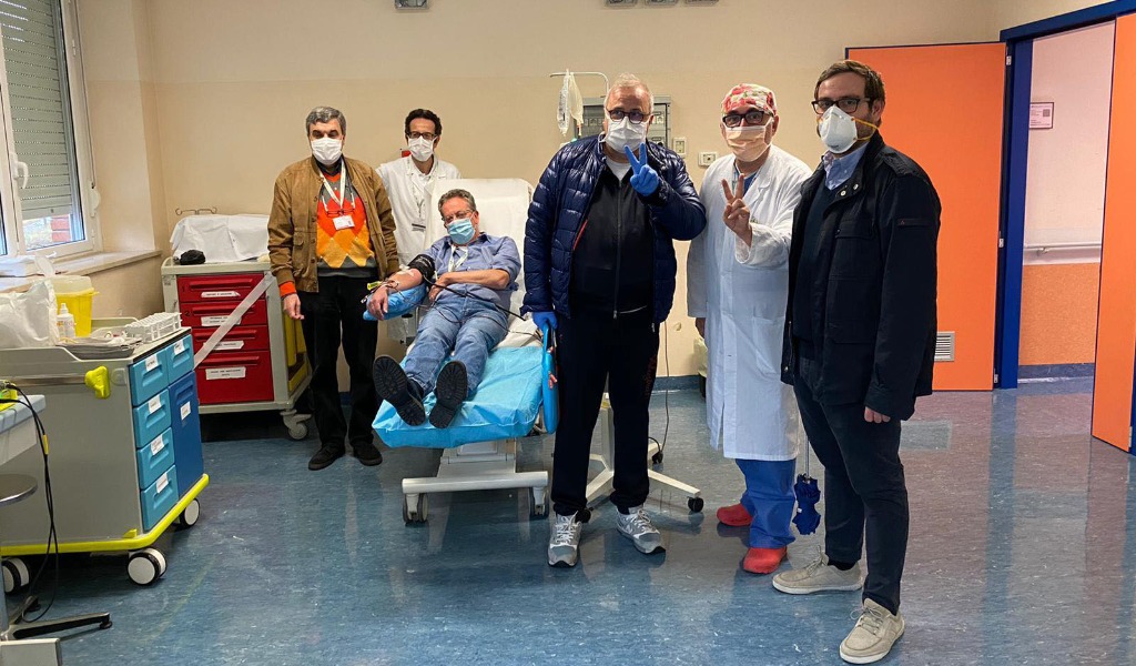 I primari mantovani guariti donano il loro plasma per i pazienti Covid positivi