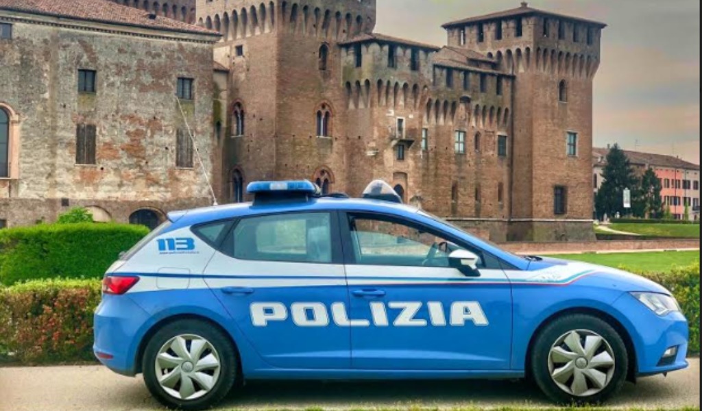 Urla e schiamazzi in condominio e parte la lite, ma gli inquilini danno versioni diverse