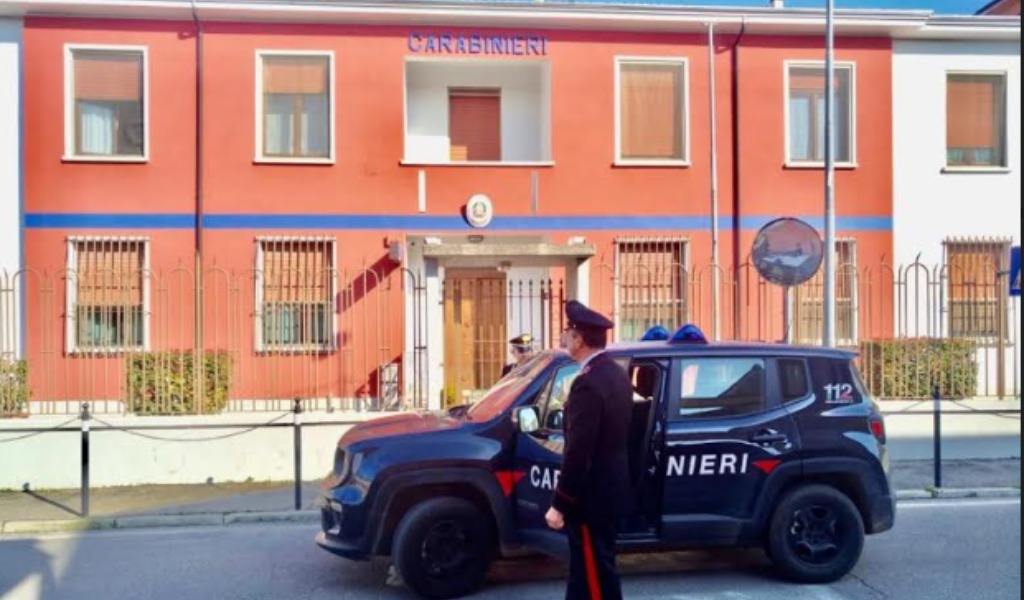 Moglie maltrattata denuncia tramite mail il marito violento e i Carabinieri lo arrestano