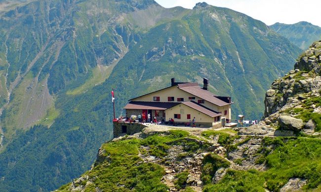 Da lunedì 1 giugno riaprono i rifugi: linee guida e come funzionerà per gli escursionisti