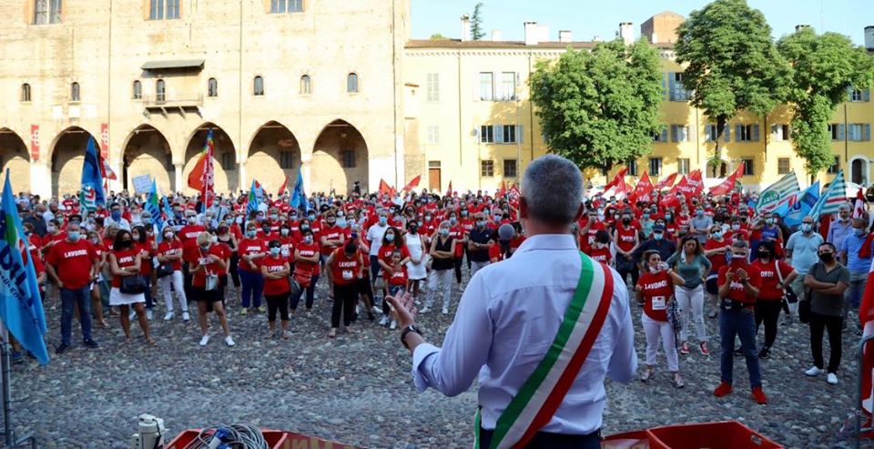 La lettera del sindaco Palazzi al fondo Investicorp per non abbandonare i lavoratori della Corneliani