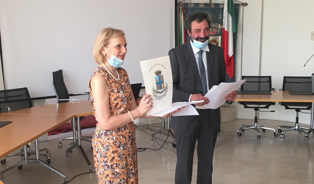 Consegnati stemma e gonfalone del nuovo Comune di Borgo Virgilio FOTO
